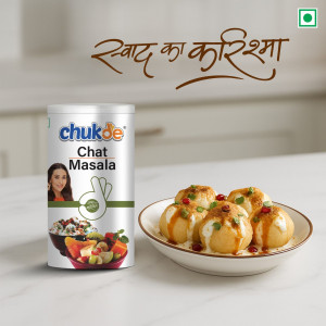 Chukde chat masala sprinkler with dish